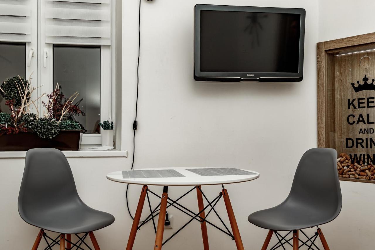 Loft Apartment Lviv Eksteriør bilde